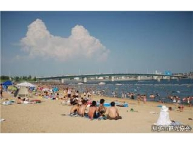 ブルーサンビーチ_ブルーサンビーチ(人工海浜)