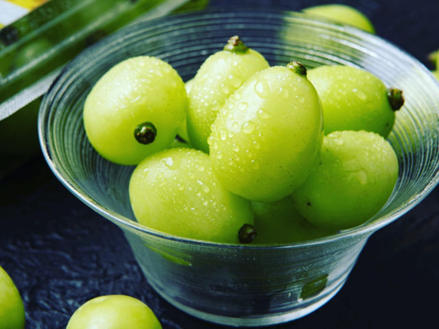 へたを残して保存すると長持ちしますよ_王さまのぶどう旅行村農園