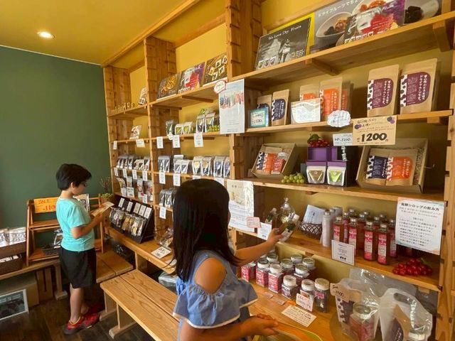 買物!農村BASEセレクトSHOPでドライフルーツGET!_王さまのぶどう旅行村農園