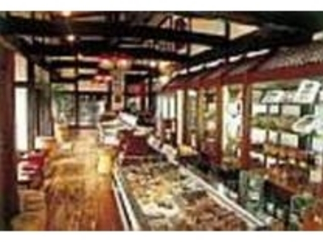 落ち着きのある店内でゆっくり品定めしよう_吾嬬味噌もろみ漬