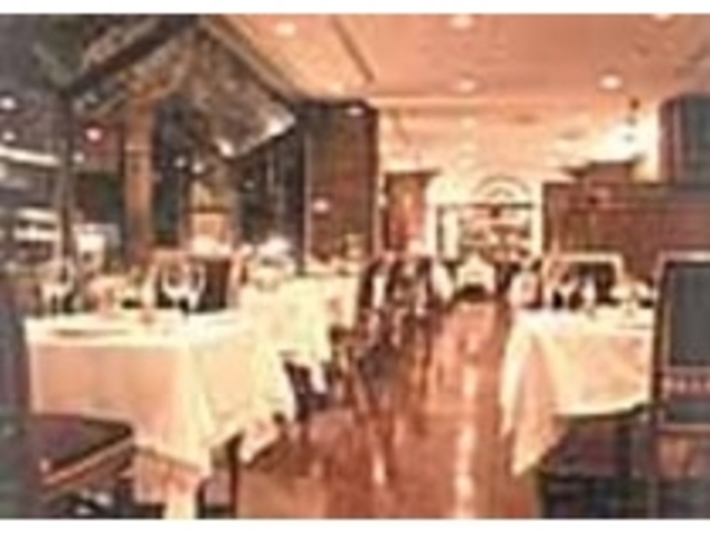 大正浪漫と文学情緒が溢れる落ち着いた店内_レストラン朔詩舎
