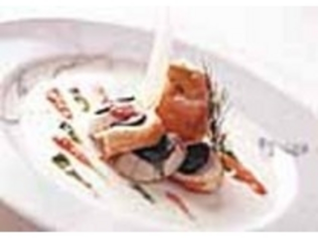 若手シェフのセンスが光る美しい季節の料理_レストラン朔詩舎