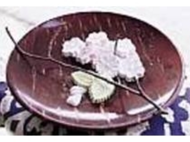 上品な甘さが心地よい葛を使ったお干菓子_横矢芳泉堂