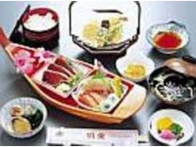 新鮮な刺身をたっぷり味わえる『明星御膳』_レストラン明星