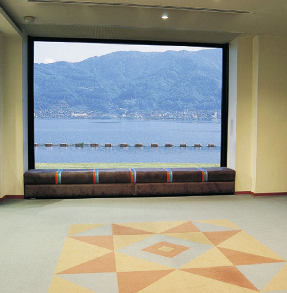 諏訪市原田泰治美術館