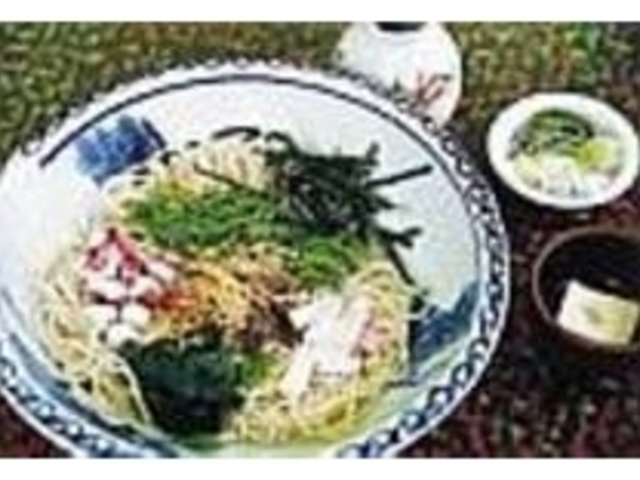 具とからめてズズッと食べたい『ねばそば』_そば料理 箱根乃庵