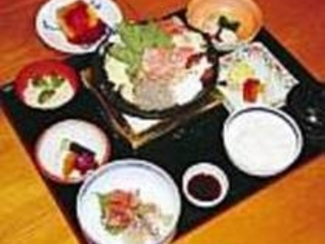 ランチタイムの『牛鍋会席膳』がオススメ_すき焼・しゃぶしゃぶ 京香
