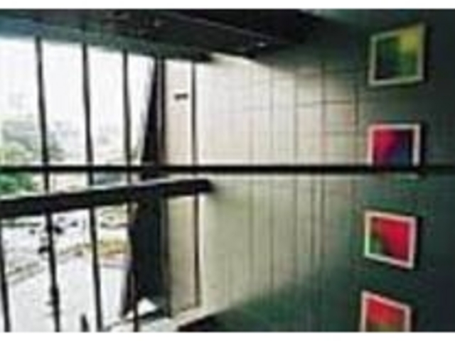 館内からは鮭が溯上する川を眺められる_プラザおでって