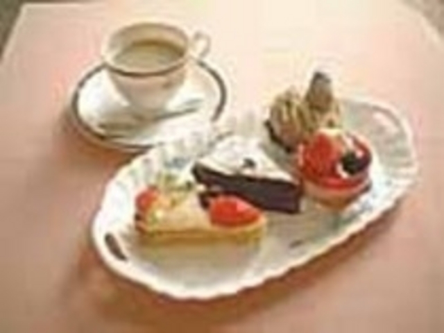 手作りのケーキはドリンクとのセットも_プティ・レザン