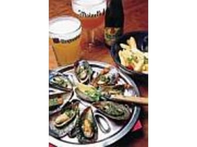 ガーリック風味のムール貝もビールに合う_AGLIO