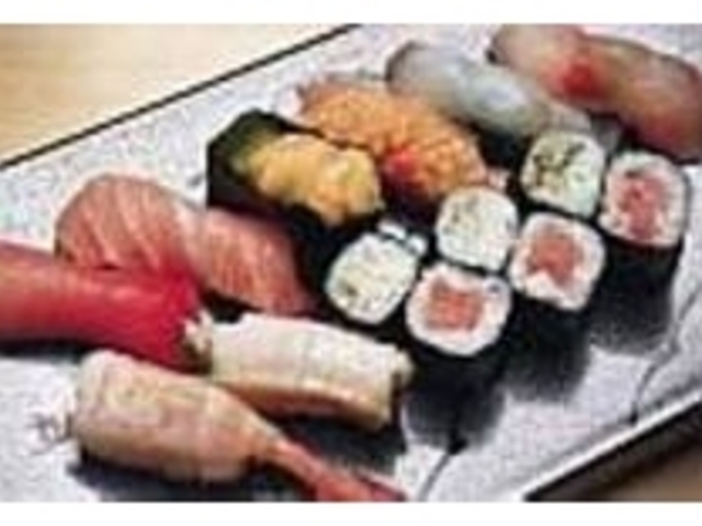 地魚と高級ネタを混ぜた人気のおまかせ寿司_和可奈