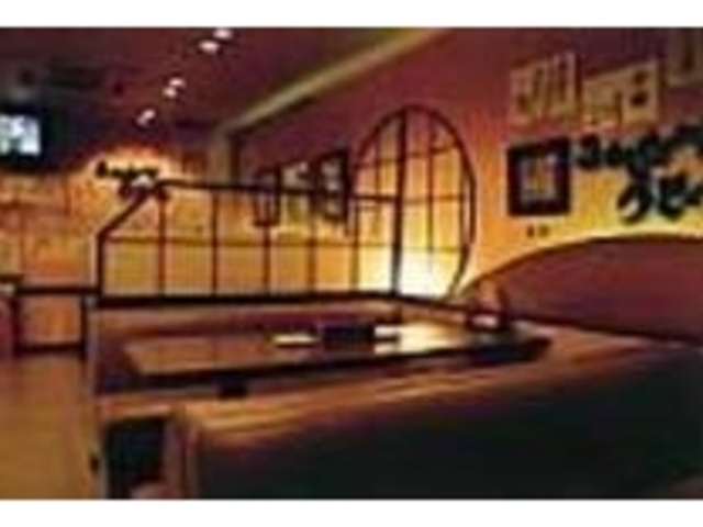 店内は和洋折衷のモダンなイメージ_超手打 こんぴらうどん
