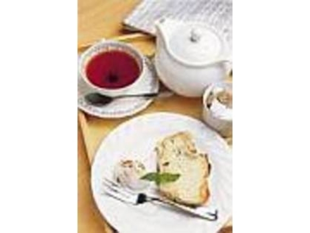 アフタヌーンセットの紅茶はポットサービス_Tiny Bee