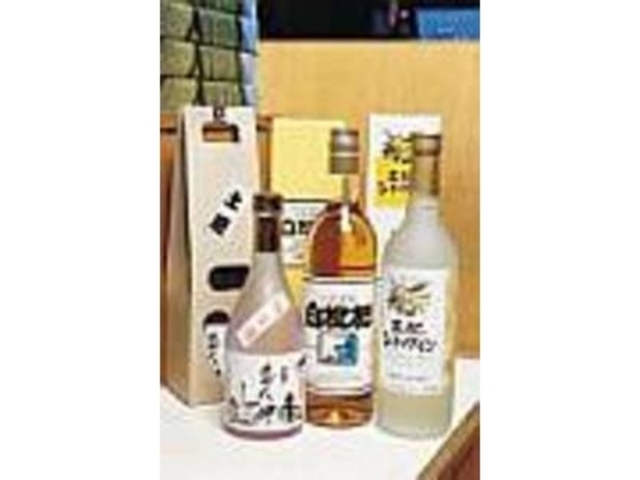 土肥ならではのお酒が多彩にそろう_金刺商店