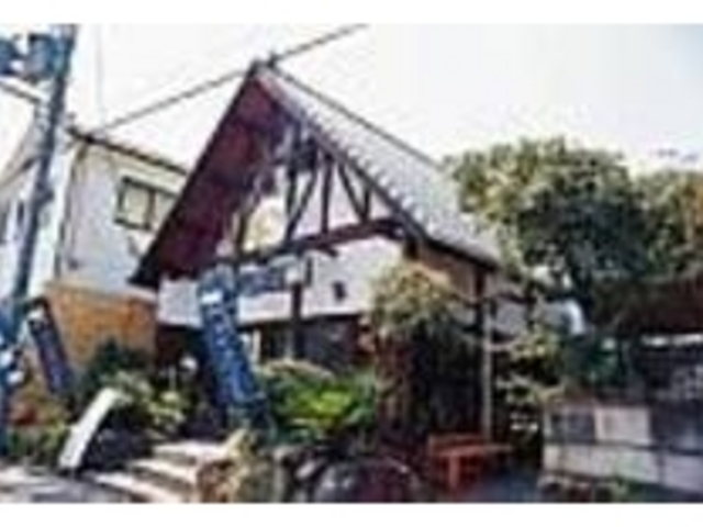 駿府匠宿奥の道を右折してすぐ。旗が目印_くまさん牧場