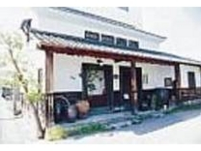 明治時代の土蔵の趣きが目を引く外観_ギャラリー・喫茶土泥棒