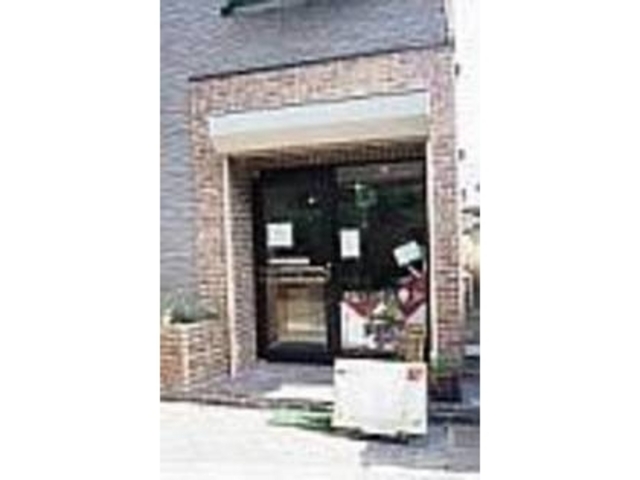 駅前の果物屋より路地を入れば店舗はすぐ!_茶酔舗 leaf