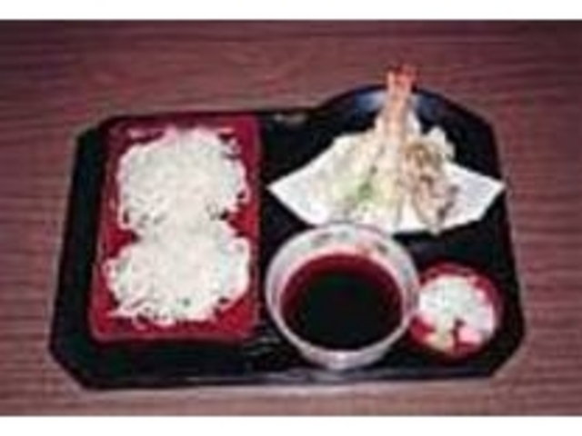 麺の太さが不揃いなのは手延べならでは_味のいち藤