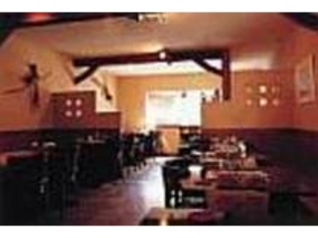 アットホームな雰囲気で和める店内_イタリア家庭料理 フラッグス・メルカート