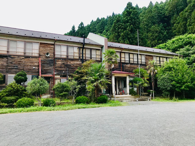 木造校舎をそのまま利用、心が和むスポット_グリーン・ツーリズム体験<校舎の宿>さんさん館