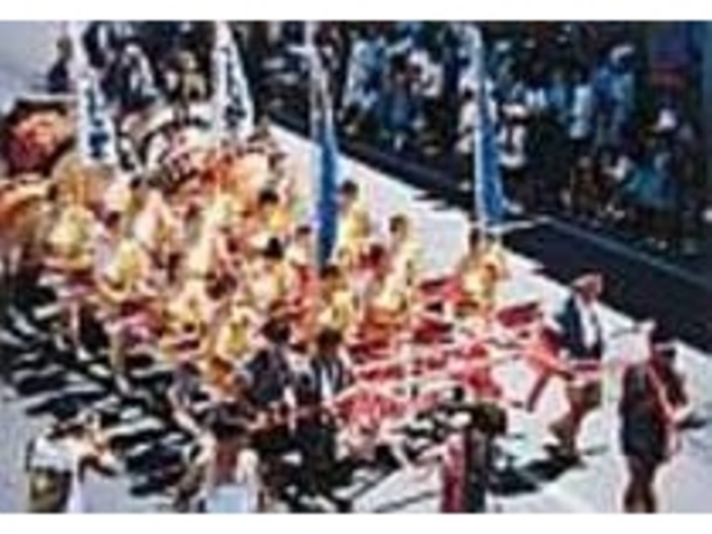 港の夏の一大イベントに多くの人が集まる_気仙沼みなとまつり