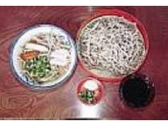 かけそば、ざるさばの2種類が味わえる_こずえそば・そばきり体験