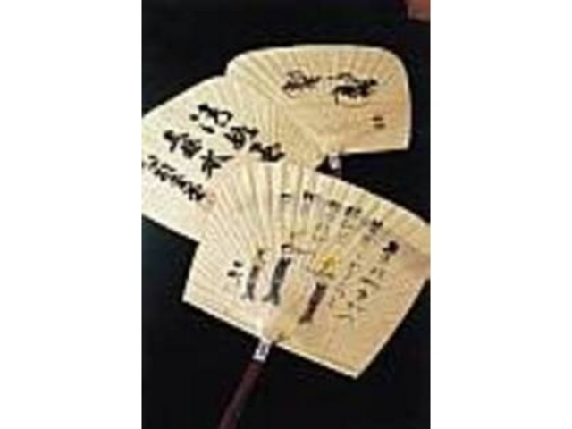 渋うちわは色合いだけでなく長持ちもする_栗川商店