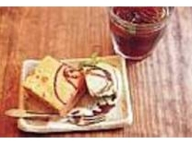 夕方6時までは『ケーキセット』がお得_Midway
