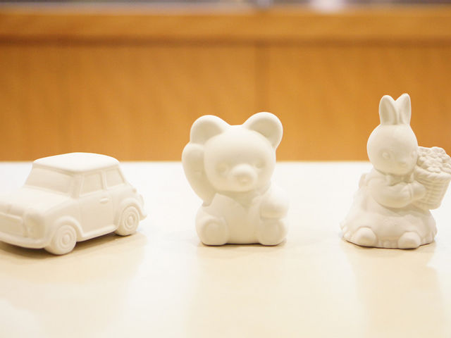 お子様には貯金箱の絵付けなどもございます。_日本の宿 古窯
