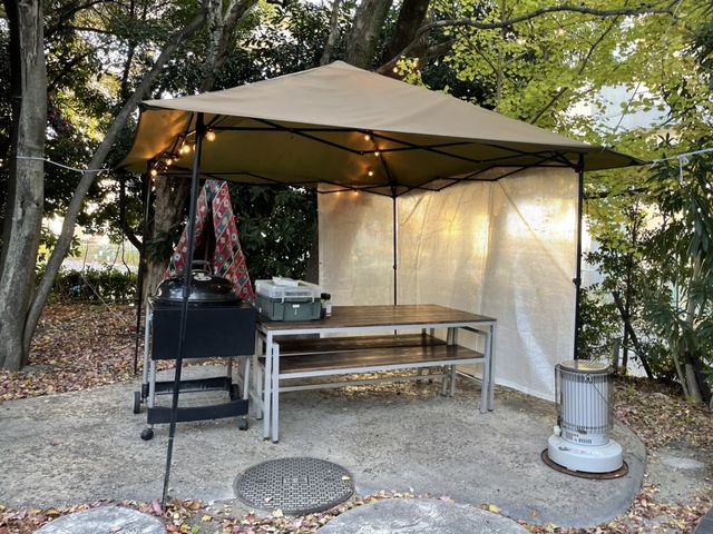 冬季は風よけにストーブのあります。_ザ・アミーゴスメイカーズピア店