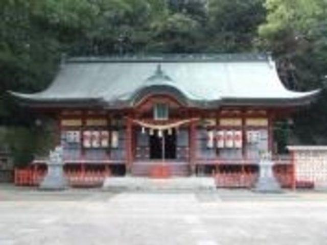 八幡朝見神社