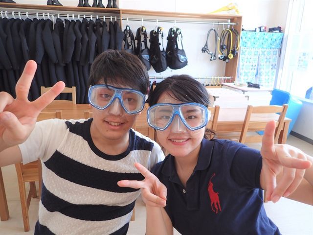 ダイビング前に店内でしっかりと説明_Ko’a and PuPu