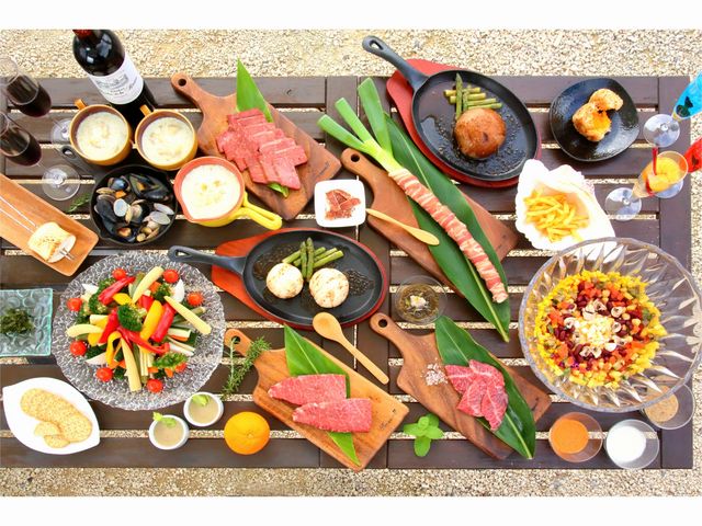 フォトジェニックなBBQテーブル♪♪_グランピングリゾート ヨーカブシ