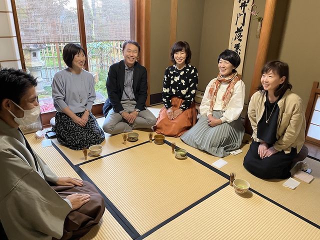 体験後は時間があれば先生と歓談していただけます_茶道体験 弦庵