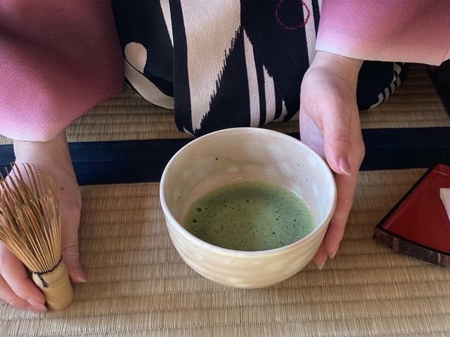 ご自身で抹茶を点ててみましょう_茶道体験 弦庵