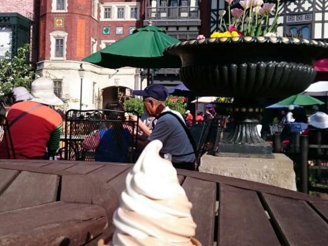 札幌チョコレートファクトリーの美味しいソフトクリームです。_北海道小樽観光個人はなタクシー