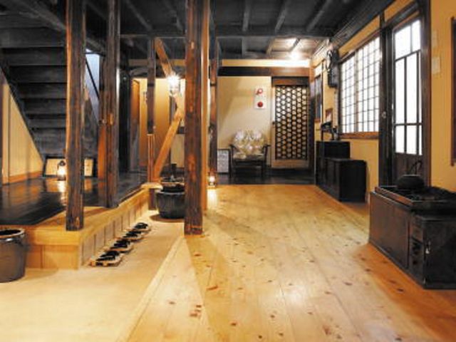 宿内観 Entrance_古民家の宿 金木