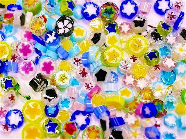 工房制作の、かわいいガラスモザイクをお使いいただけます。_とんぼ玉工房 丙午