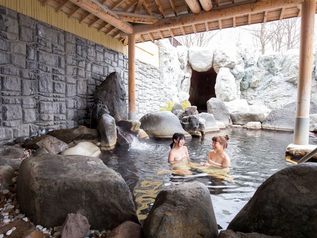 自家源泉の奥軽井沢温泉〜暁の湯<露天岩風呂>_ホテルグリーンプラザ軽井沢