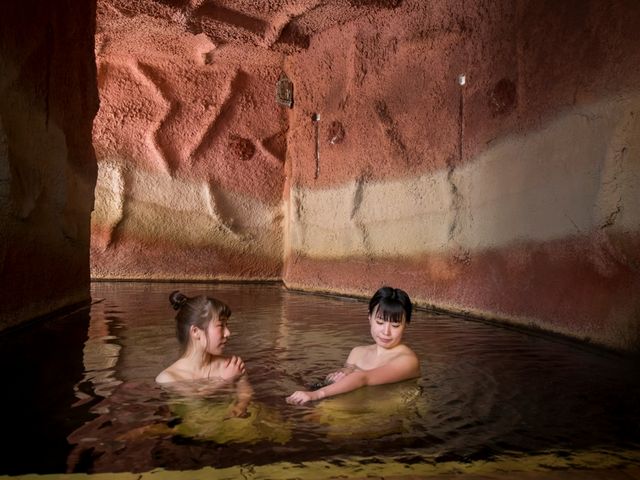 自家源泉の奥軽井沢温泉〜暁の湯<洞窟風呂>_ホテルグリーンプラザ軽井沢