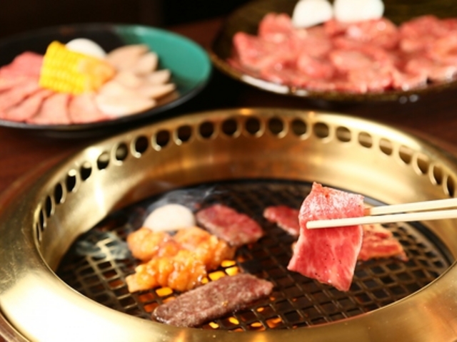 焼肉冷麺 豊味園の写真1