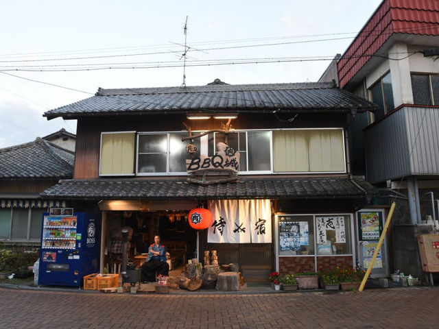 伊予の国(愛媛県)で一番小さな藩(町)、松野藩にあるBBQ城。 城主は、BBQ侍 肉本龍馬!!
1年で100回以上BBQをする侍でござる!_BBQ城
