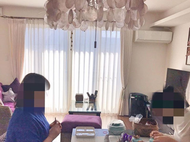 Lesson風景!
バリ空間のお部屋で楽しく世界に一つの食器作りませんか?
不器用ですけど、センスないけど、大丈夫です!全てフォロー致します。_Jewel.N