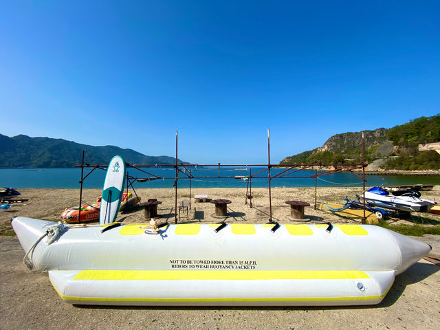 夏の海と言えばバナナボート♪瀬戸内の海の上を気持ち良い風とともに走り抜けます♪_海の家 スリーシェル