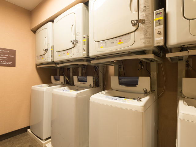 洗濯機&洗剤は無料でご利用いただけます(乾燥機:\100/20分)_堂島川温泉 天神の湯 ドーミーイン梅田東