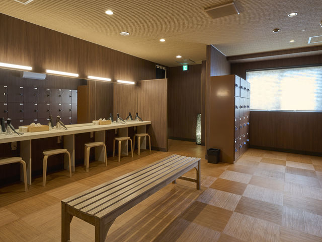 ベビーベットもある脱衣場。_ニセコアンヌプリ温泉 湯心亭