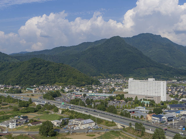 ホテル外観_ロイヤルホテル長野