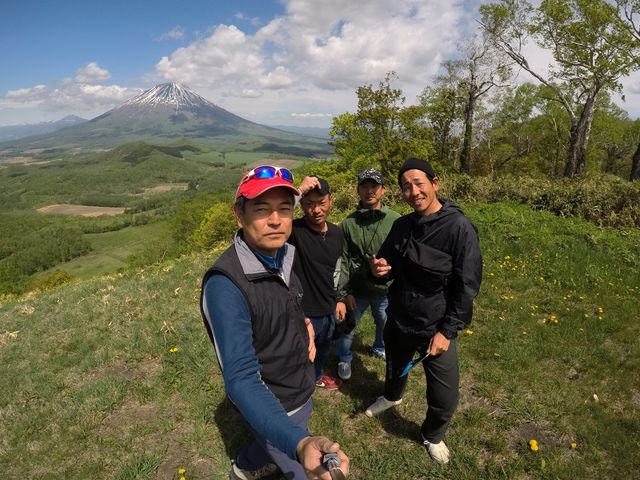 山頂にて記念撮影_ニセコパラグライディング