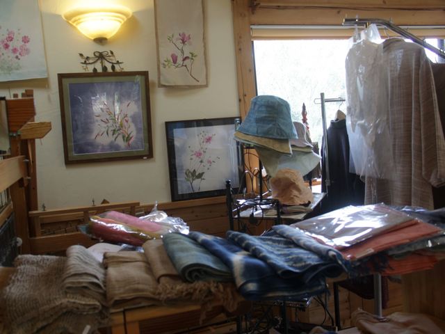 店舗内_南阿蘇 草木染工房 香房やまぶどう