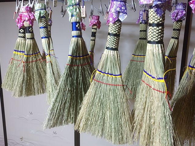 手箒を編む体験
7月〜12月_農家民宿ひなた